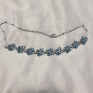 Flower choker